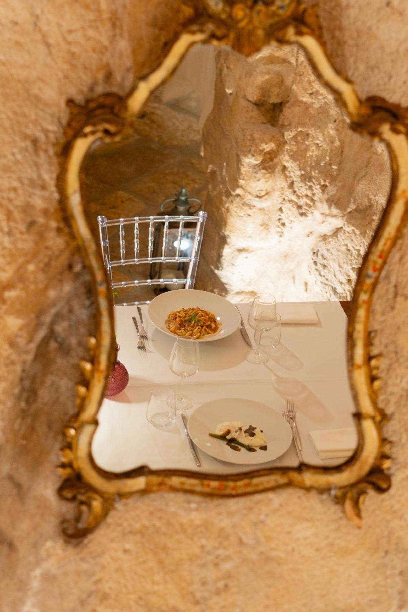 Palazzo Del Duca Hotel & Restaurant Matera Exterior photo